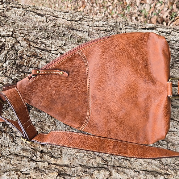 BOC BORN CONCEPT Brown Faux Leather Sling Crossbody Purse. NWOT. - Picture 7 of 11